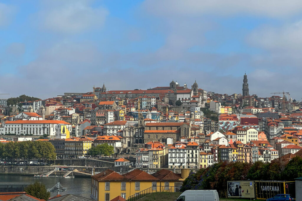 Blick auf Porto und Douro, Weinliebe auf Reisen, Weinreisen